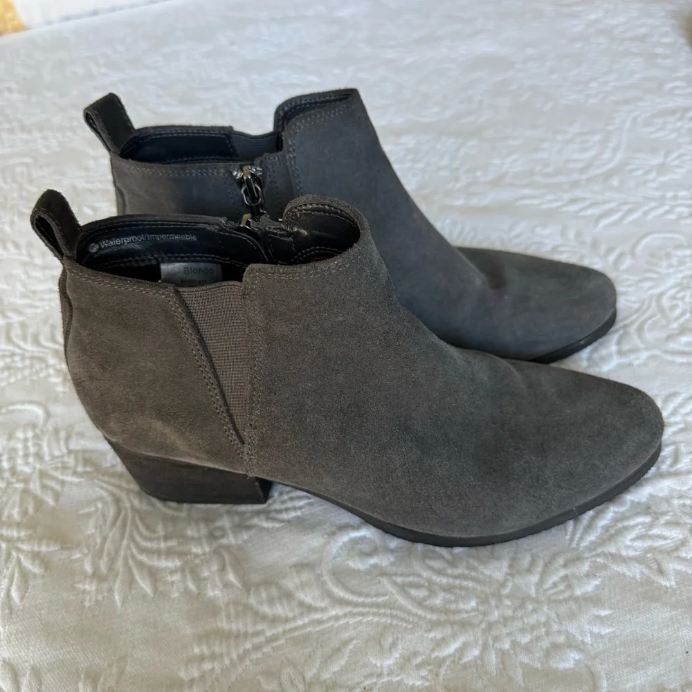 BLONDO Liam Waterproof Gray Suede Ankle Boots size 8